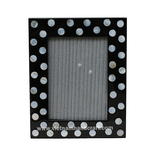 Black lacquer photo frame inlaid with mother of pearl in front Black lacquer photo frame inlaid with mother of pearl in front