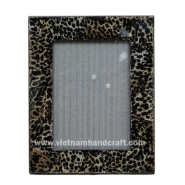 Black lacquered wood picture frame with eggshell inlay Black lacquered wood picture frame with eggshell inlay