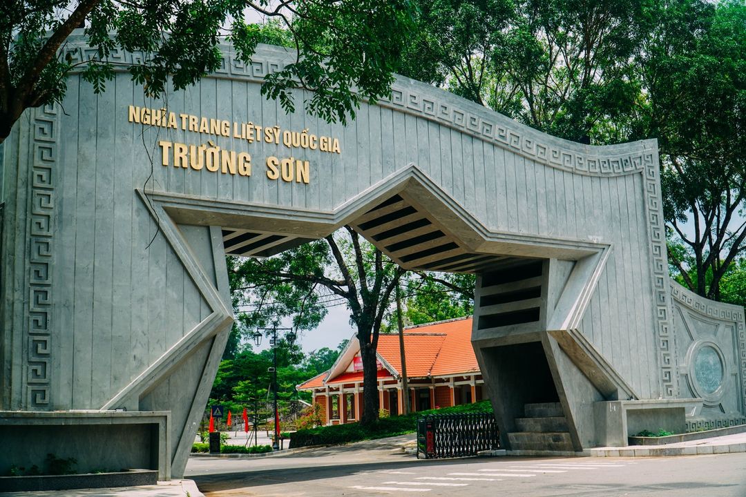 MỘ ĐẠI TƯỚNG - THÀNH CỔ QUẢNG TRỊ - NGHĨA TRANG ĐƯỜNG CHÍN - NTLS TRƯỜNG SƠN - NGÃ BA ĐỒNG LỘC - CỬA LÒ
