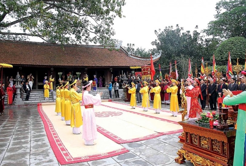 ĐỀN HÙNG - ĐỀN MẪU ÂU CƠ