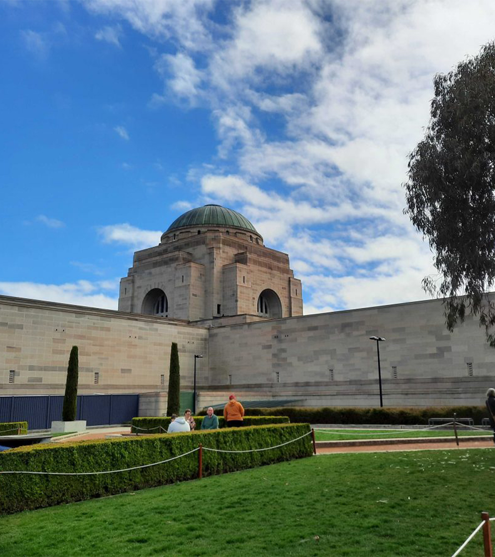 MELBOURNE - BALLARAT - BACCHUS MARSH - CANBERRA - SYDNEY