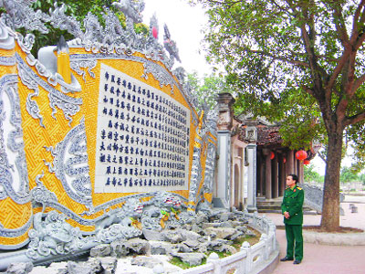 Đền Đô – Đảo Ngọc Xanh
