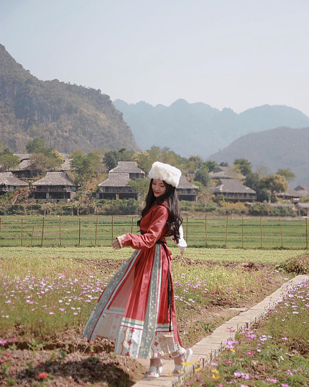 BẢN LÁC - MAI CHÂU