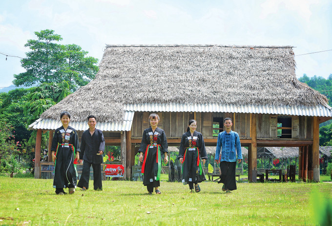 THÀNH XƯƠNG GIANG - LÀNG NGHỀ BÁNH ĐA KẾ - CHÙA VĨNH NGHIÊM - ĐỀN BÀ CHÚA THEN - KDL BẢN VEN XANH - ĐỀN HOÀNG HOA THÁM - CHÙA BỔ ĐÀ
