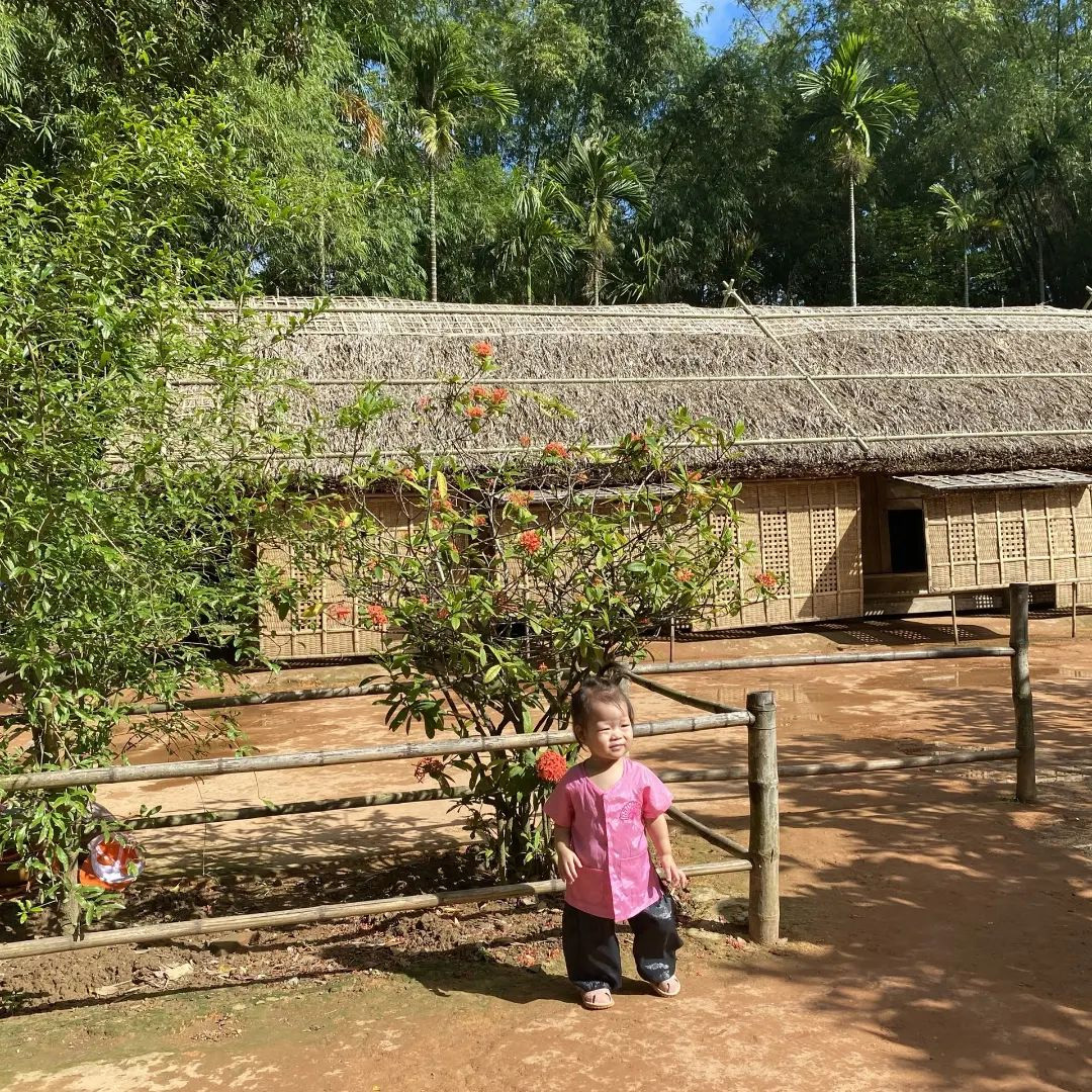 CỬA LÒ - QUÊ BÁC