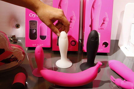 Mua đồ chơi tình dục, đồ chơi người lớn ở đâu uy tín và chất lượng