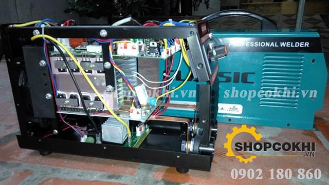 Bên trong Máy hàn que Classic ARC-200B