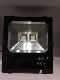 Đặc điểm đèn pha Newstar 100W 