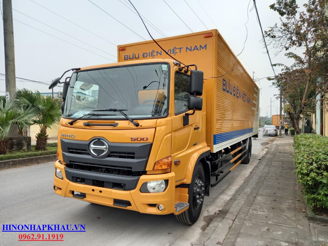 XE HINO 8 TẤN BƯU ĐIỆN THÙNG KÍN 2 CỬA HÔNG