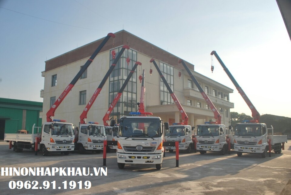Giá Bán Cẩu Unic 3 Tấn Chân Chéo URV370 Series URV373K URV374K URV375K URV376K
