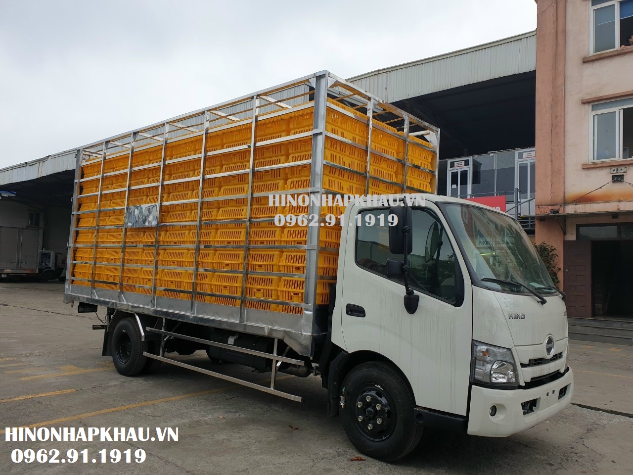 GÍA XE TẢI CHỞ GIA CẦM GÀ VỊT 2.5 TẤN HINO 300 +0962.91.1919