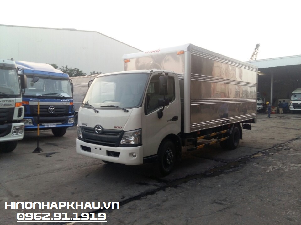 Giá xe tải Hino 3,5 tấn thùng kín - Giá xe tải Hino XZU720L thùng kín Inox - Tôn