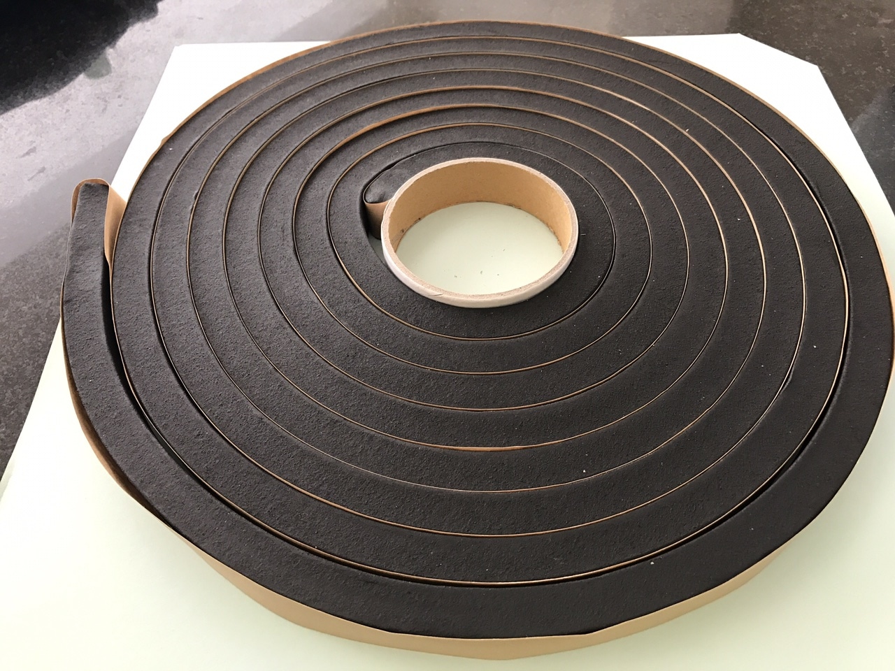 Băng trương nở chống thấm là gì ?