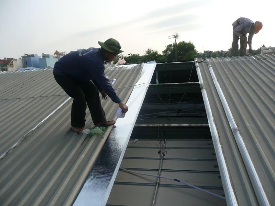 Lưu ý khi thi công chống thấm mái tôn
