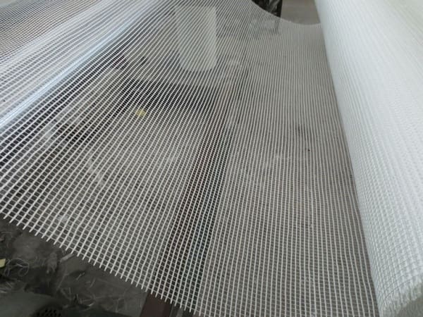 Vai trò của lưới sợi thủy tinh trong công trình xây dựng
