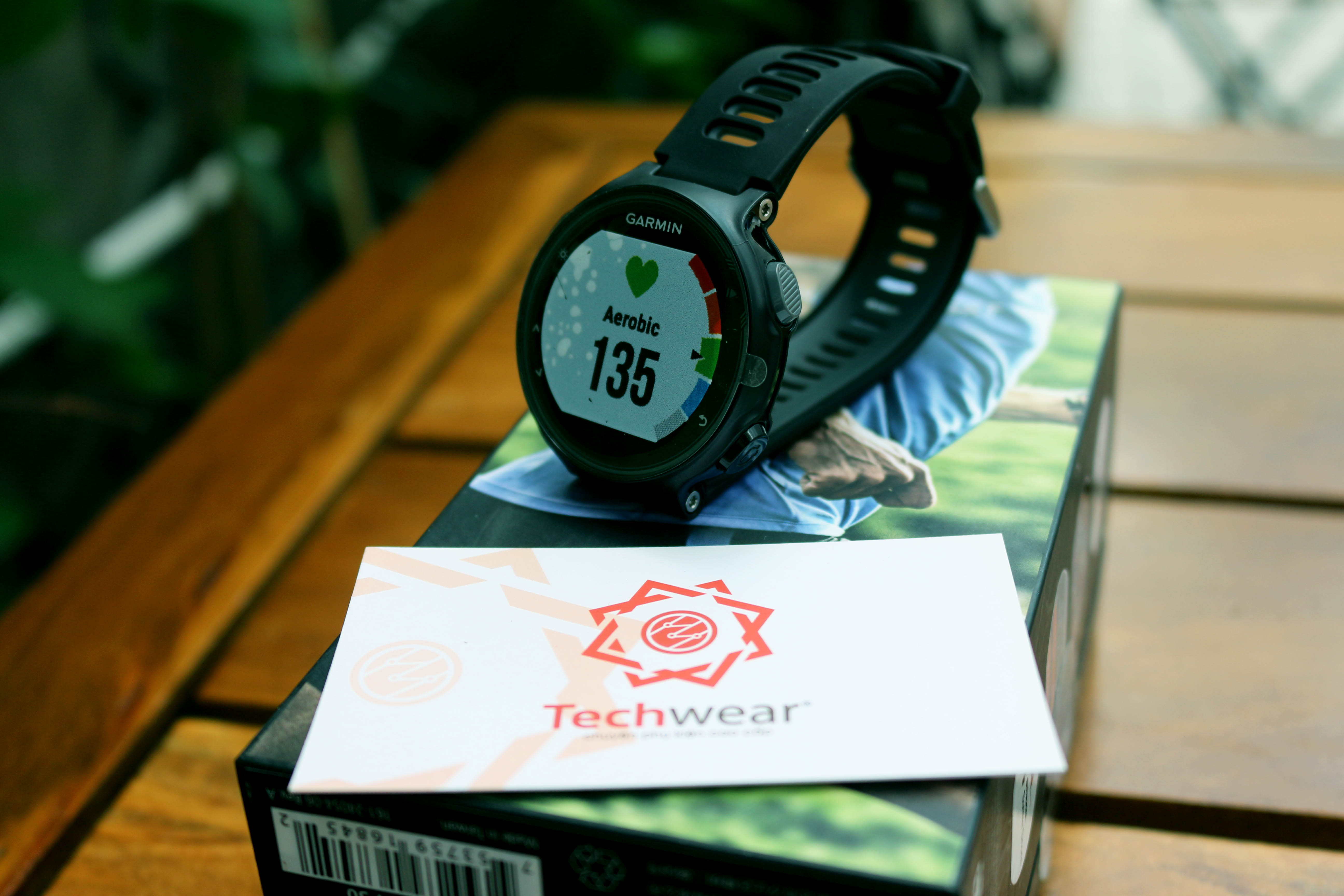 Đồng hồ thể thao Garmin Forerunner 735XT - TechWear