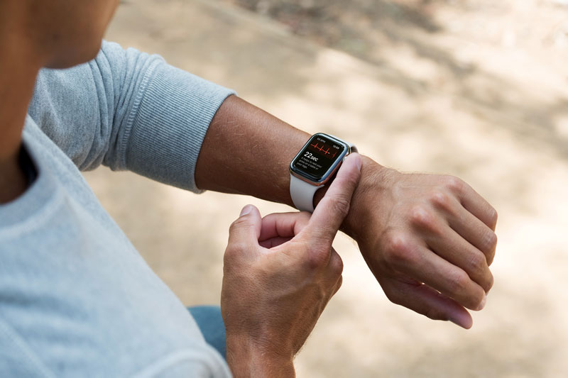 So sánh Fitbit Versa và Apple Watch