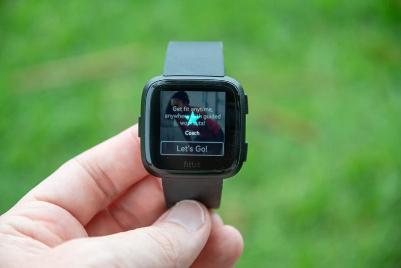 So sánh Fitbit Versa và Apple Watch