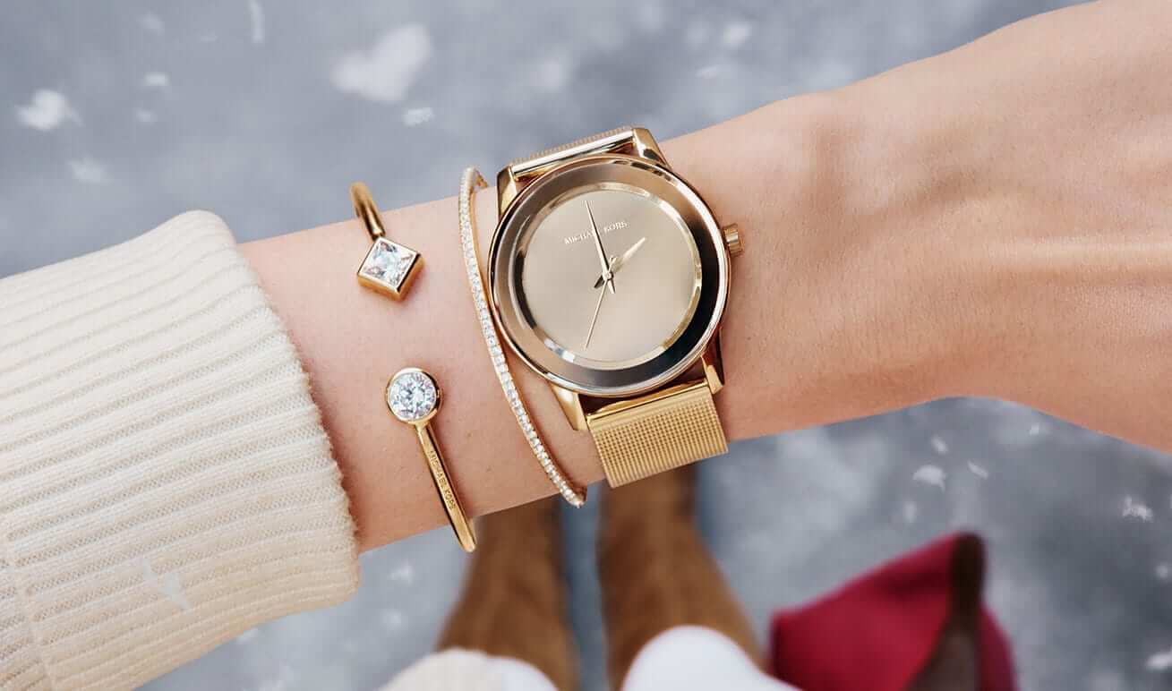 Minh Linh  Đồng hồ Michael Kors cảm ứng thông minh  Facebook