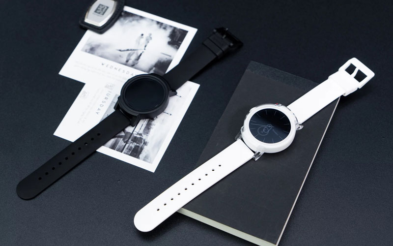 đồng hồ ticwatch e