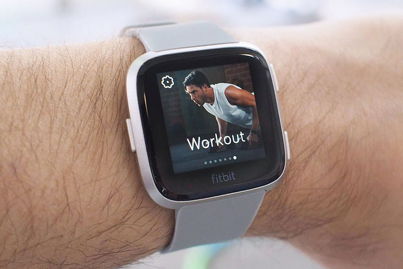 So sánh Fitbit Versa và Apple Watch