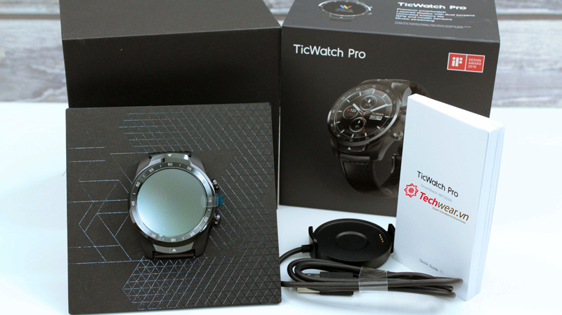 ticwatch pro nội địa và quốc tế khác gì