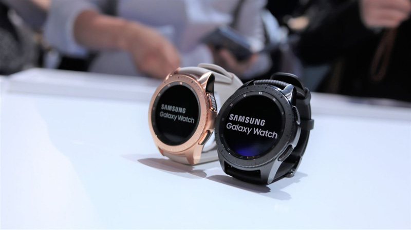 so sánh fitness tracker và smartwatch