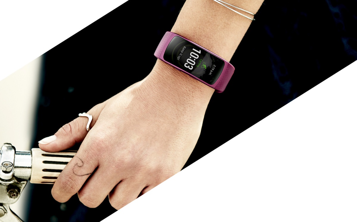 Fitness Tracker với chất lượng màn hình tốt nhất: Samsung Gear Fit2