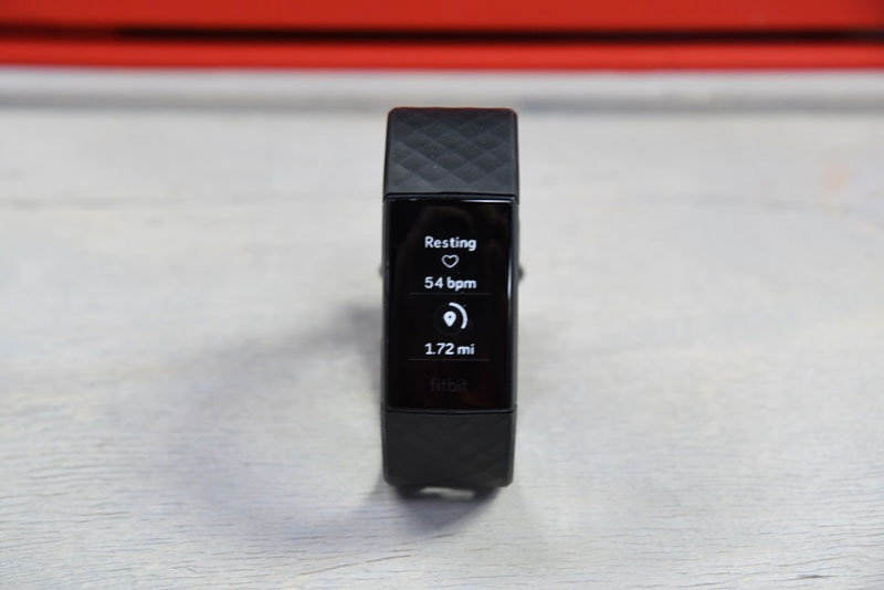Đánh giá vòng tay theo dõi sức khỏe và thể thao Fitbit Charge 4