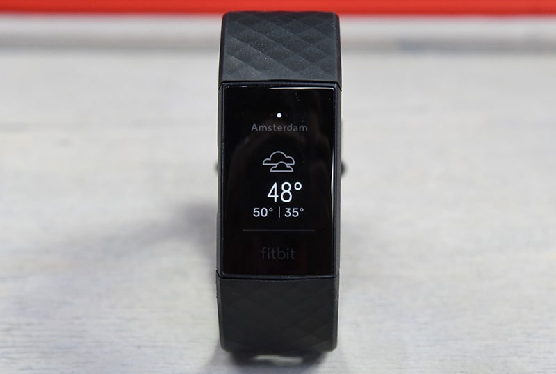 Đánh giá vòng tay theo dõi sức khỏe và thể thao Fitbit Charge 4