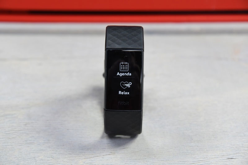 Đánh giá vòng tay theo dõi sức khỏe và thể thao Fitbit Charge 4