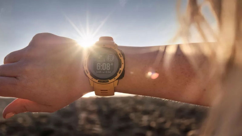 Đồng hồ thể thao GPS Garmin Instict Solar