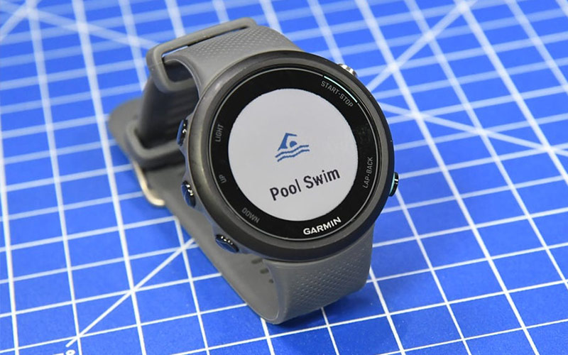 Đồng hồ bơi Garmin Swim 2