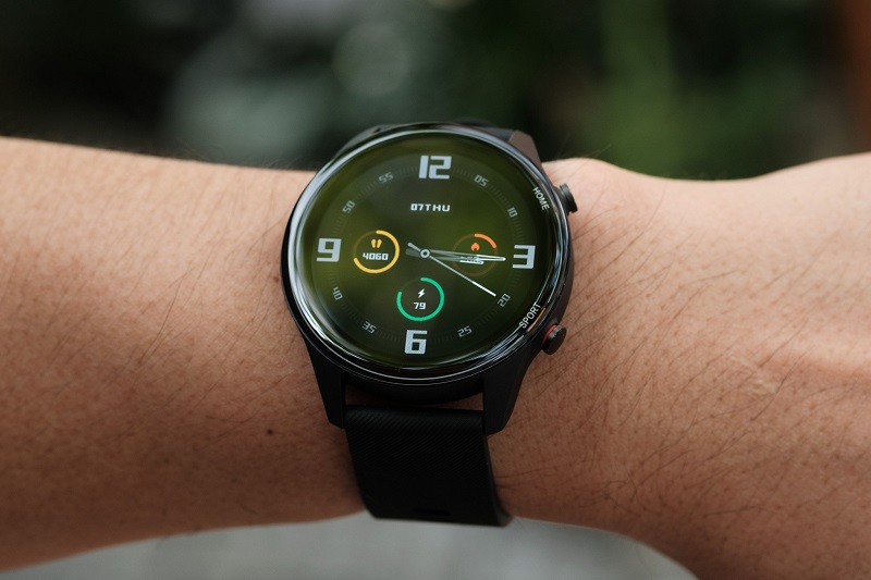 So sánh Xiaomi Mi Watch vs Huami Amazfit GTR 2e | TechWear.vn