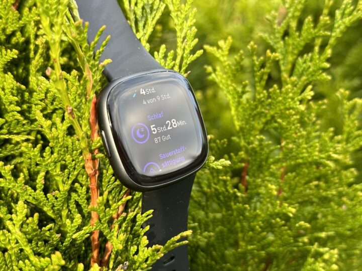 Đồng hồ Fitbit Versa 4