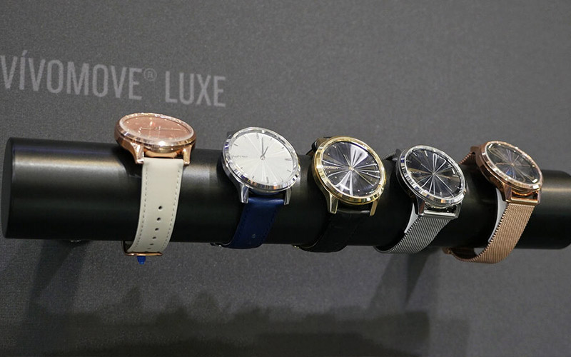 Đồng hồ lai Garmin Vivomove Luxe