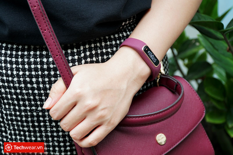 cách phân biệt smartwatch và fitness tracker