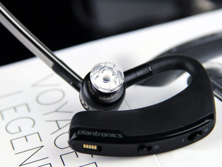 Núm tai nghe Plantronics Voyager Legend