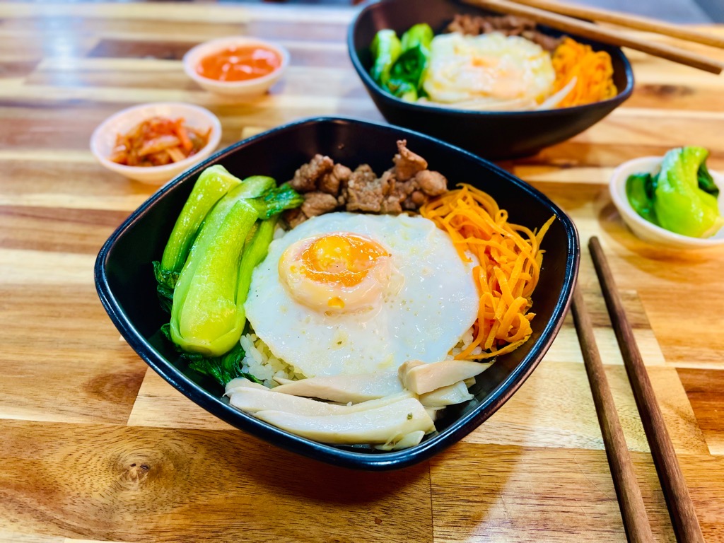 Cơm trộn ( bimbimbap )