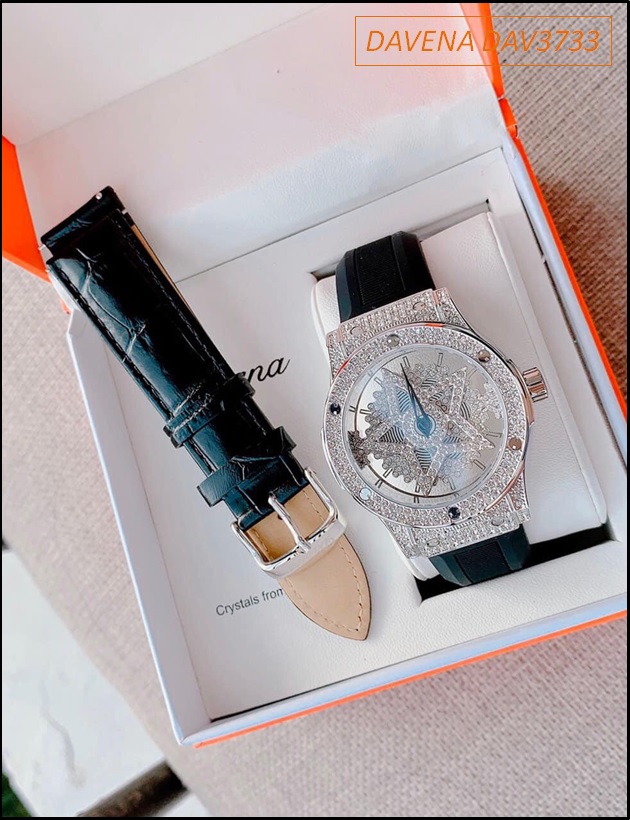 dong-ho-nu-davena-mat-xoay-ngoi-sao-5-canh-da-swarovski-day-silicone-timesstore-vn