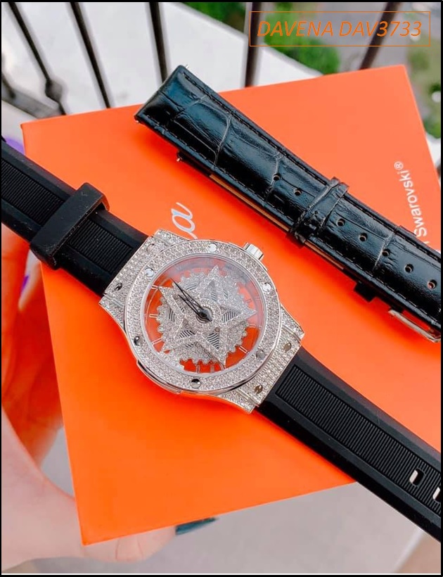 dong-ho-nu-davena-mat-xoay-ngoi-sao-5-canh-da-swarovski-day-silicone-timesstore-vn