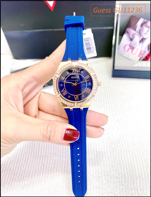 dong-ho-nu-guess-rose-gold-luxury-silicone-xanh-duong-swarovski-dep-gia-re-timesstore-vn