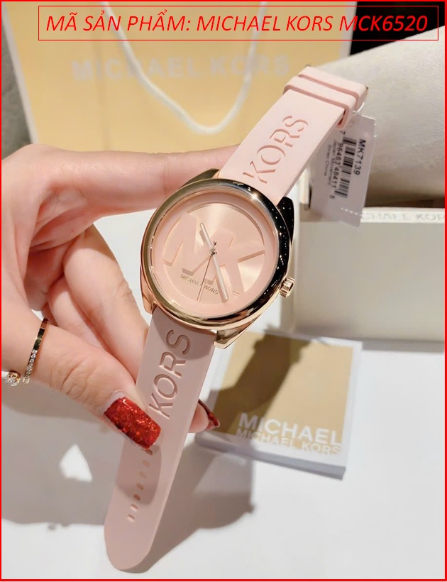 dong-ho-nu-michael-kors-janelle-mat-hoa-tiet-logo-day-sillicone-hong-timesstore-vn