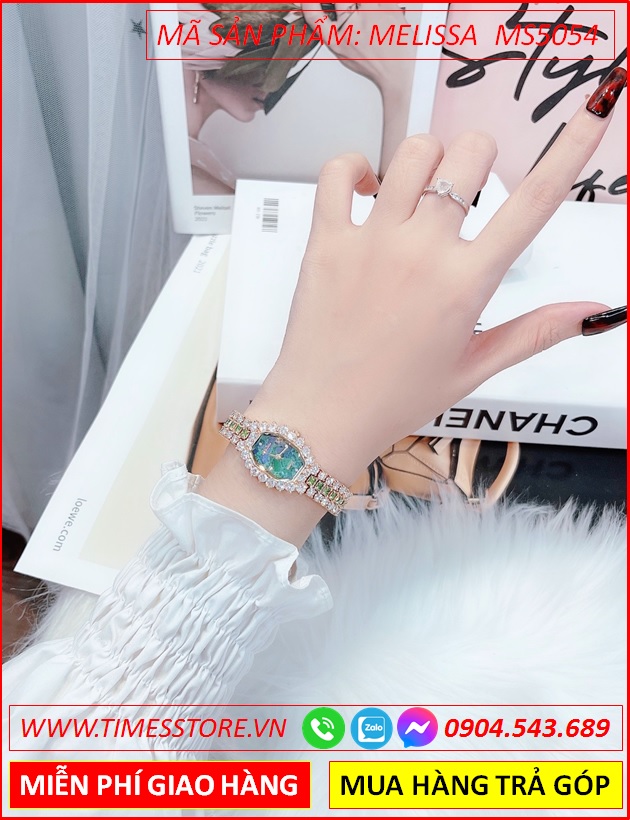 set-dong-ho-nu-melissa-mat-xanh-vong-tay-full-da-swarovski-rose-gold-vien-da-xanh-la-thoi-trang-dep-gia-re-timesstore-vn