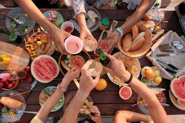 Picnic, cắm trại là một gợi ý hay để gắn kết mọi thành viên lại với nhau