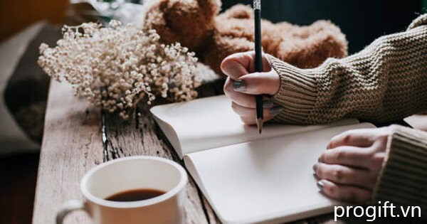 Đôi khi bạn cũng có thể làm thơ tặng dịp khai trương cho người nhận