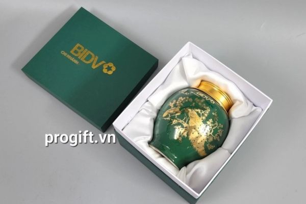 Bình sứ hút lộc
