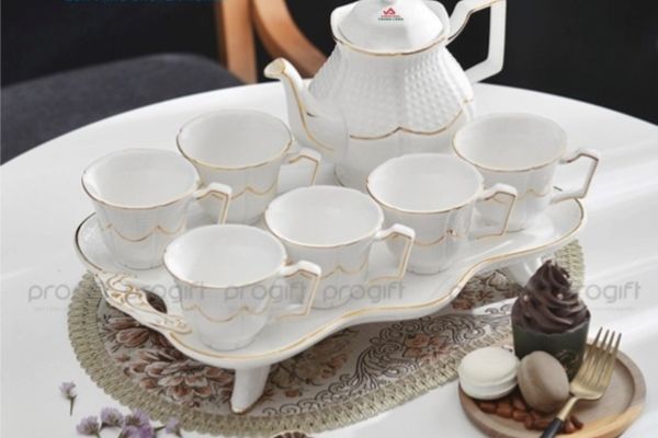 Bộ ấm chén trà gốm sứ