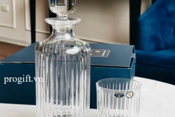 Bộ bình, ly rượu thủy tinh dạng hình khuyết