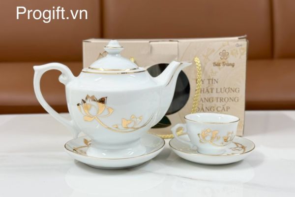 Có thể tặng ấm chén in logo cho khách hàng, nhân viên